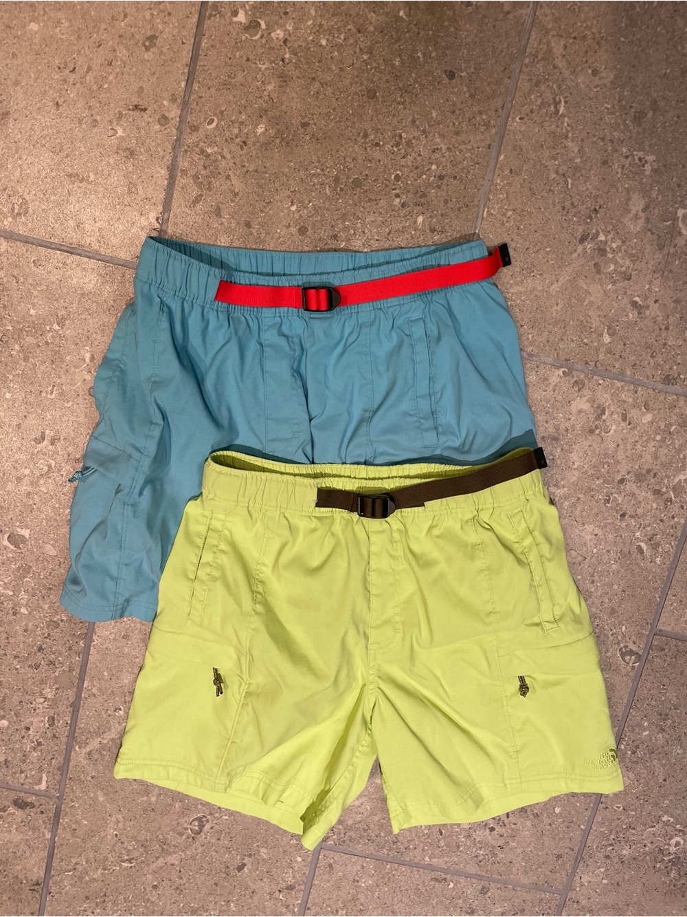 The North Face Men’s Class V Belted Utility cargo shorts Size S (set of 2)